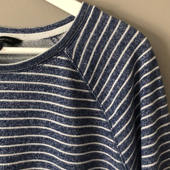Banana Republic Pullover Striped Sweater Blue Sz Medium - Picture 6 of 7